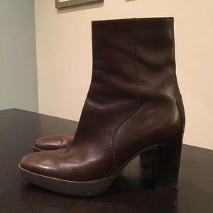 Brown Tod’s boots, size 8